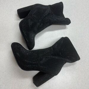 Elegant Black Ankle Boots (wide)